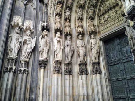 Köln - Portal am Kölner Dom